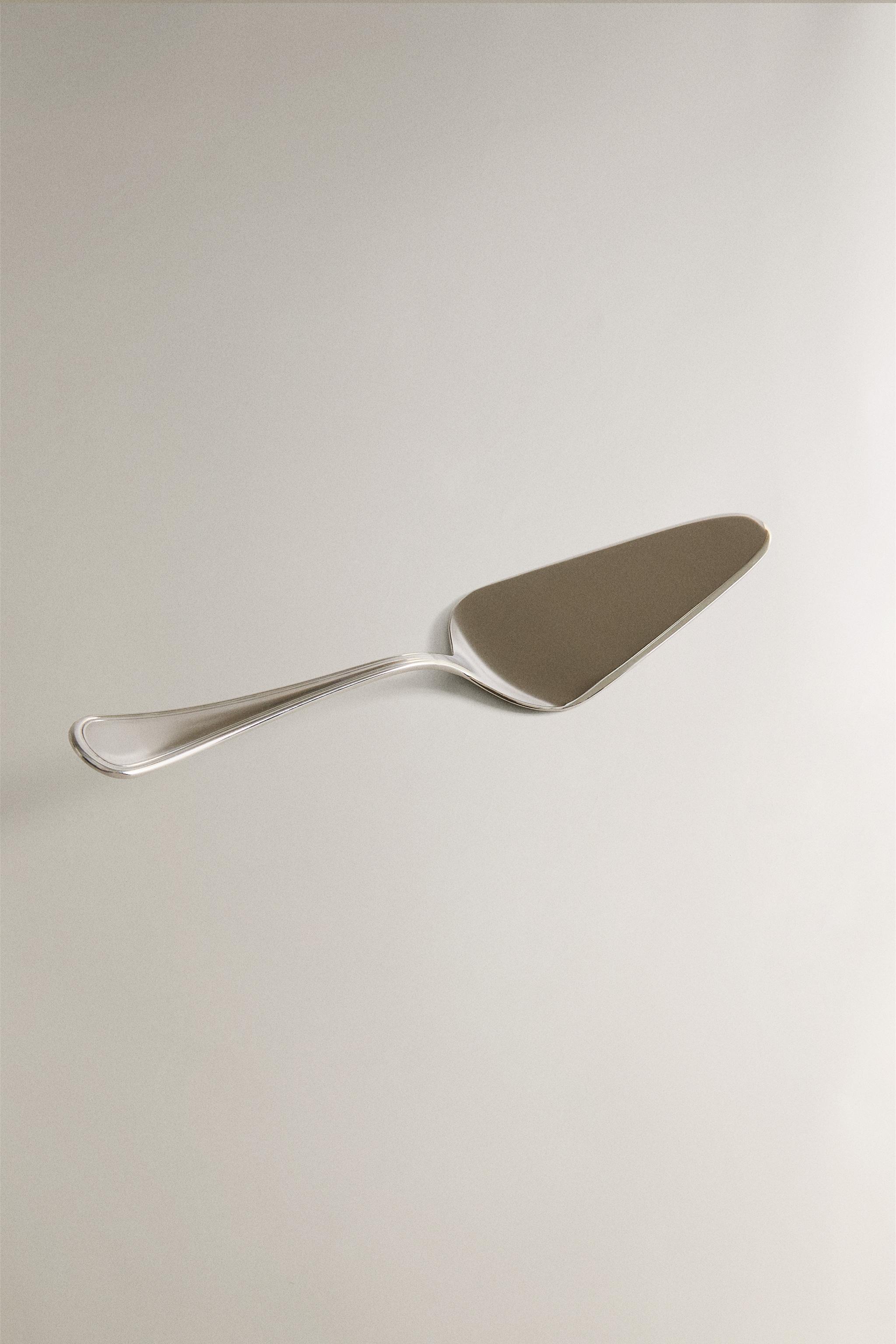 SHINY STEEL CAKE SERVER